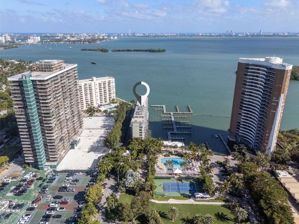 770 NE 69th St 6C, Miami FL 33138
