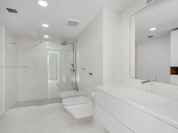 770 NE 69th St 6C, Miami FL 33138