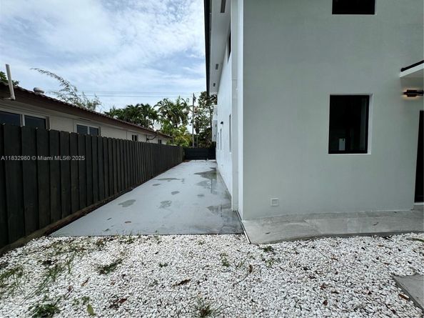 972 SW 44th Ave, Miami FL 33134