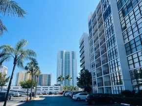 1000 Parkview Dr 605, Hallandale Beach FL 33009