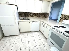 1000 Parkview Dr 605, Hallandale Beach FL 33009