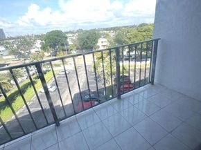 1000 Parkview Dr 605, Hallandale Beach FL 33009