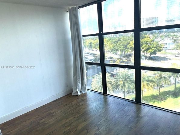 1000 Parkview Dr 605, Hallandale Beach FL 33009