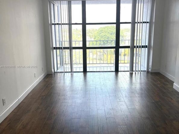 1000 Parkview Dr 605, Hallandale Beach FL 33009