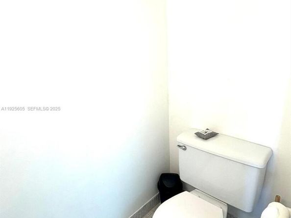 1000 Parkview Dr 605, Hallandale Beach FL 33009