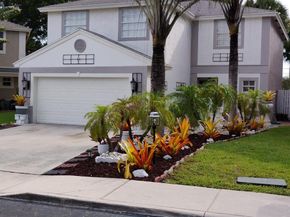 110 E Riverbend Dr, Sunrise FL 33326