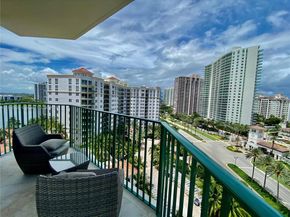 19900 E Country Club Dr 1220, Aventura FL 33180