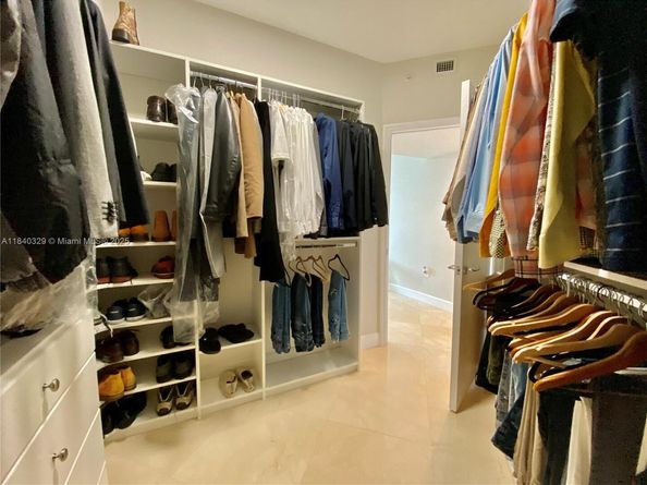 19900 E Country Club Dr 1220, Aventura FL 33180