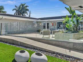 840 S Southlake Dr, Hollywood FL 33019