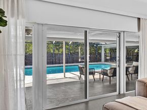 840 S Southlake Dr, Hollywood FL 33019