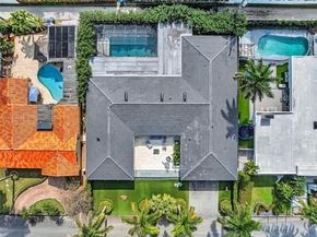 840 S Southlake Dr, Hollywood FL 33019