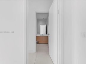 3250 NE 188th St 103, Aventura FL 33180