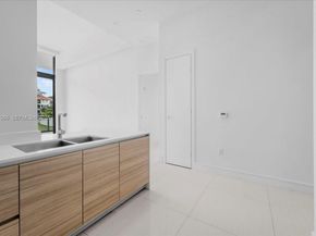 3250 NE 188th St 103, Aventura FL 33180