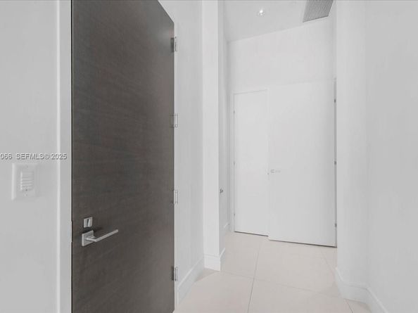 3250 NE 188th St 103, Aventura FL 33180