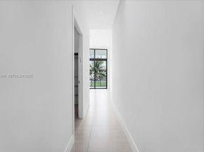 3250 NE 188th St 103, Aventura FL 33180