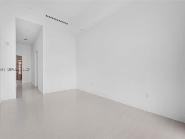 3250 NE 188th St 103, Aventura FL 33180