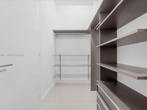 3250 NE 188th St 103, Aventura FL 33180