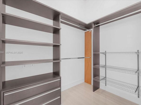 3250 NE 188th St 103, Aventura FL 33180