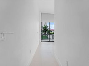 3250 NE 188th St 103, Aventura FL 33180