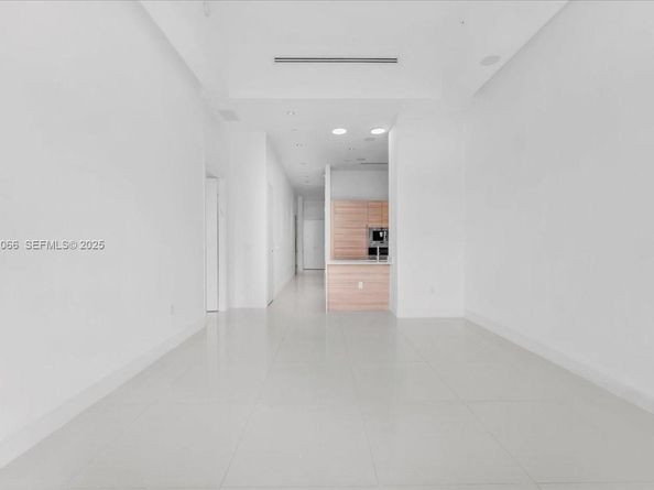 3250 NE 188th St 103, Aventura FL 33180