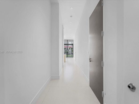 3250 NE 188th St 103, Aventura FL 33180