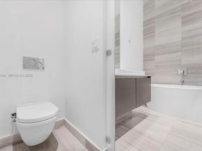 3250 NE 188th St 103, Aventura FL 33180