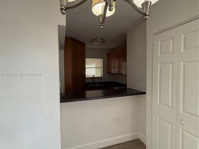 8860 Fontainebleau Blvd 305, Miami FL 33172