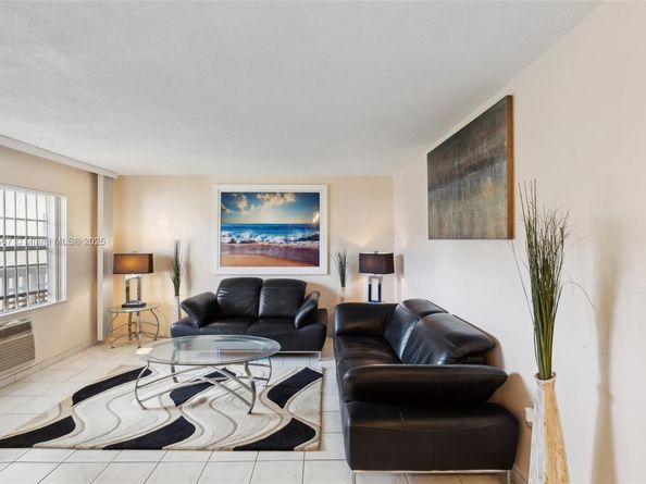 17090 NE 14th Ave 205, Miami FL 33162