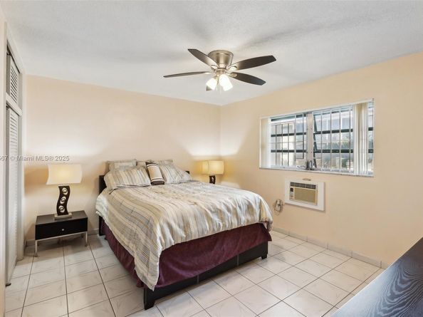 17090 NE 14th Ave 205, Miami FL 33162