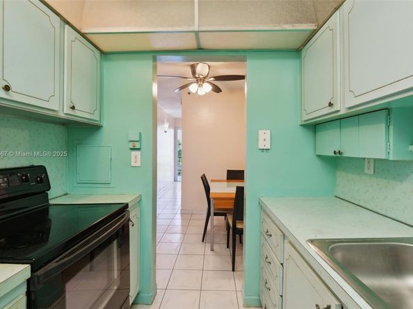 17090 NE 14th Ave 205, Miami FL 33162