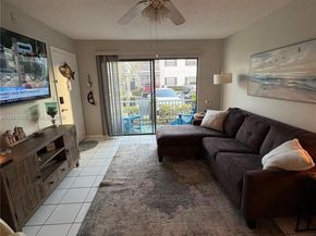 180 Cypress Club Dr 811, Pompano Beach FL 33060