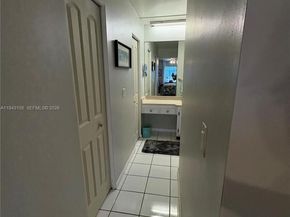 180 Cypress Club Dr 811, Pompano Beach FL 33060