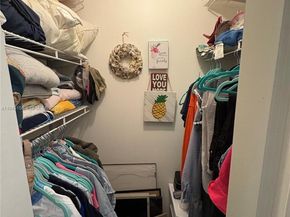 180 Cypress Club Dr 811, Pompano Beach FL 33060