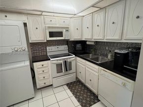 180 Cypress Club Dr 811, Pompano Beach FL 33060