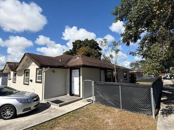 10501-10503 SW 172, Miami FL 33157