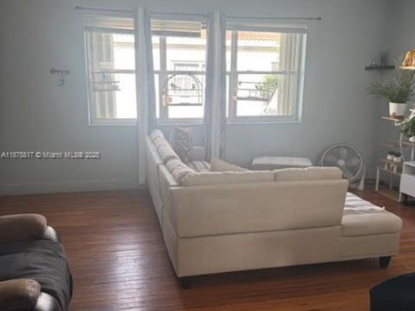 1258 Marseille Dr 4, Miami Beach FL 33141