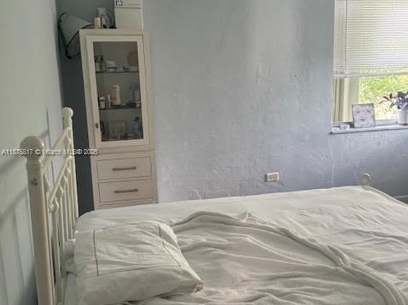 1258 Marseille Dr 4, Miami Beach FL 33141