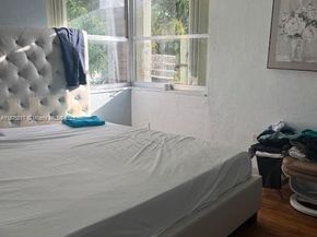 1258 Marseille Dr 4, Miami Beach FL 33141