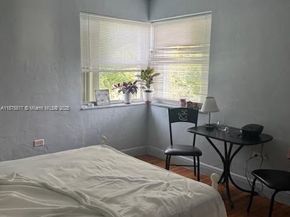 1258 Marseille Dr 4, Miami Beach FL 33141