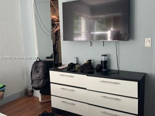 1258 Marseille Dr 4, Miami Beach FL 33141