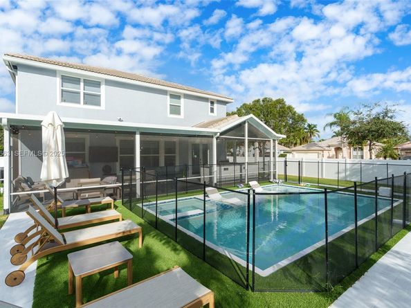 14212 NW 23rd St, Pembroke Pines FL 33028