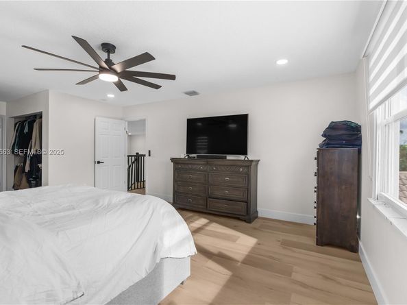 14212 NW 23rd St, Pembroke Pines FL 33028