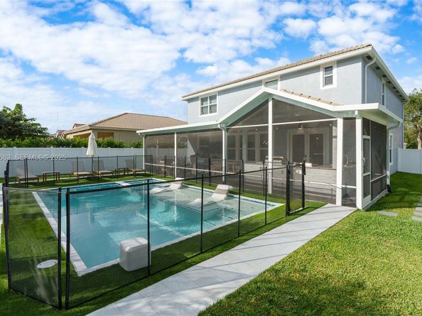 14212 NW 23rd St, Pembroke Pines FL 33028