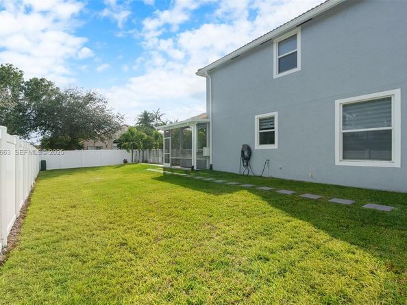 14212 NW 23rd St, Pembroke Pines FL 33028