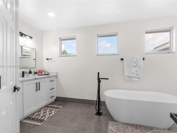 14212 NW 23rd St, Pembroke Pines FL 33028