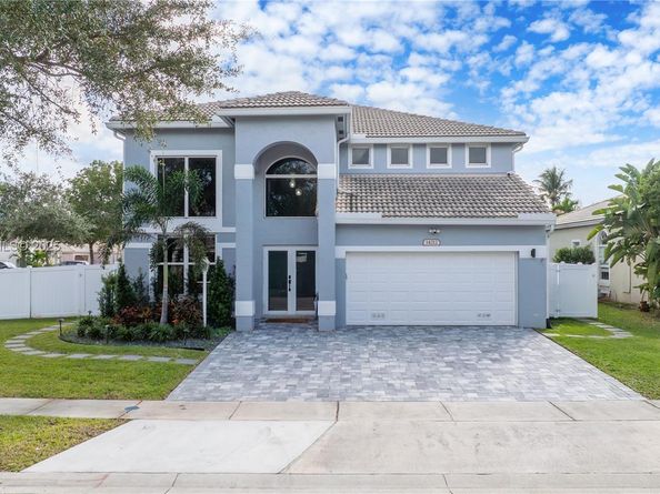 14212 NW 23rd St, Pembroke Pines FL 33028