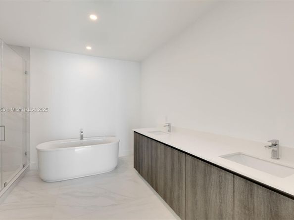 17550 Collins Ave 805, Sunny Isles Beach FL 33160