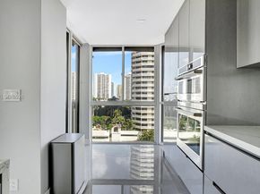 1000 E Island Blvd 1004, Aventura FL 33160