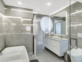 1000 E Island Blvd 1004, Aventura FL 33160