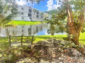 170 Lakeview Dr 103, Weston FL 33326